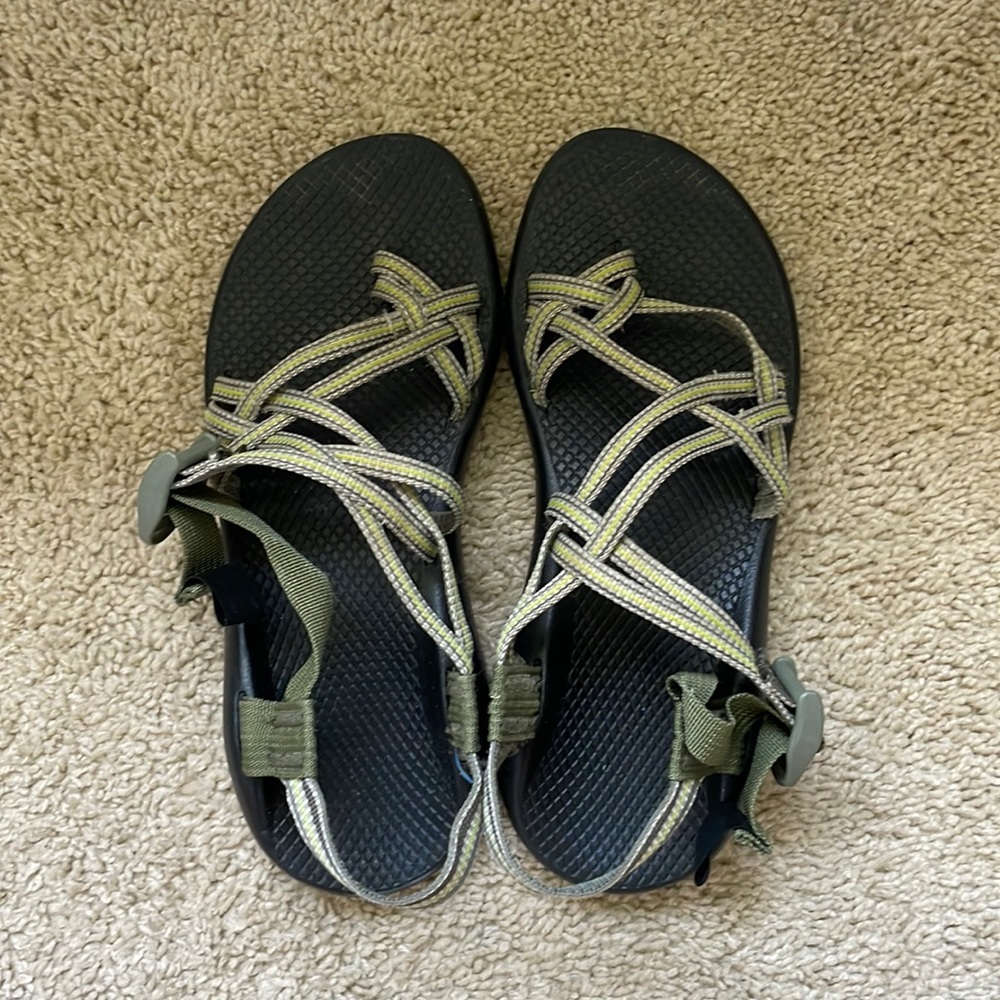 2 strap green chacos with toe strap. Size W9
